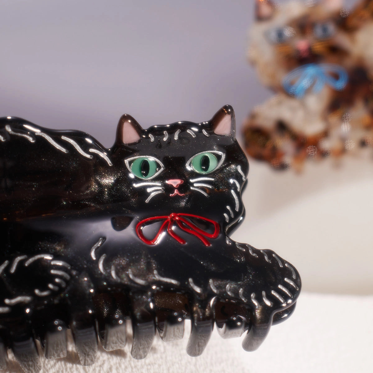 Black Shimmering Kitty Hair Claw